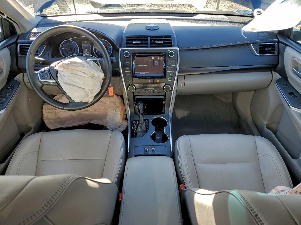 2017 TOYOTA CAMRY XLE photo 8