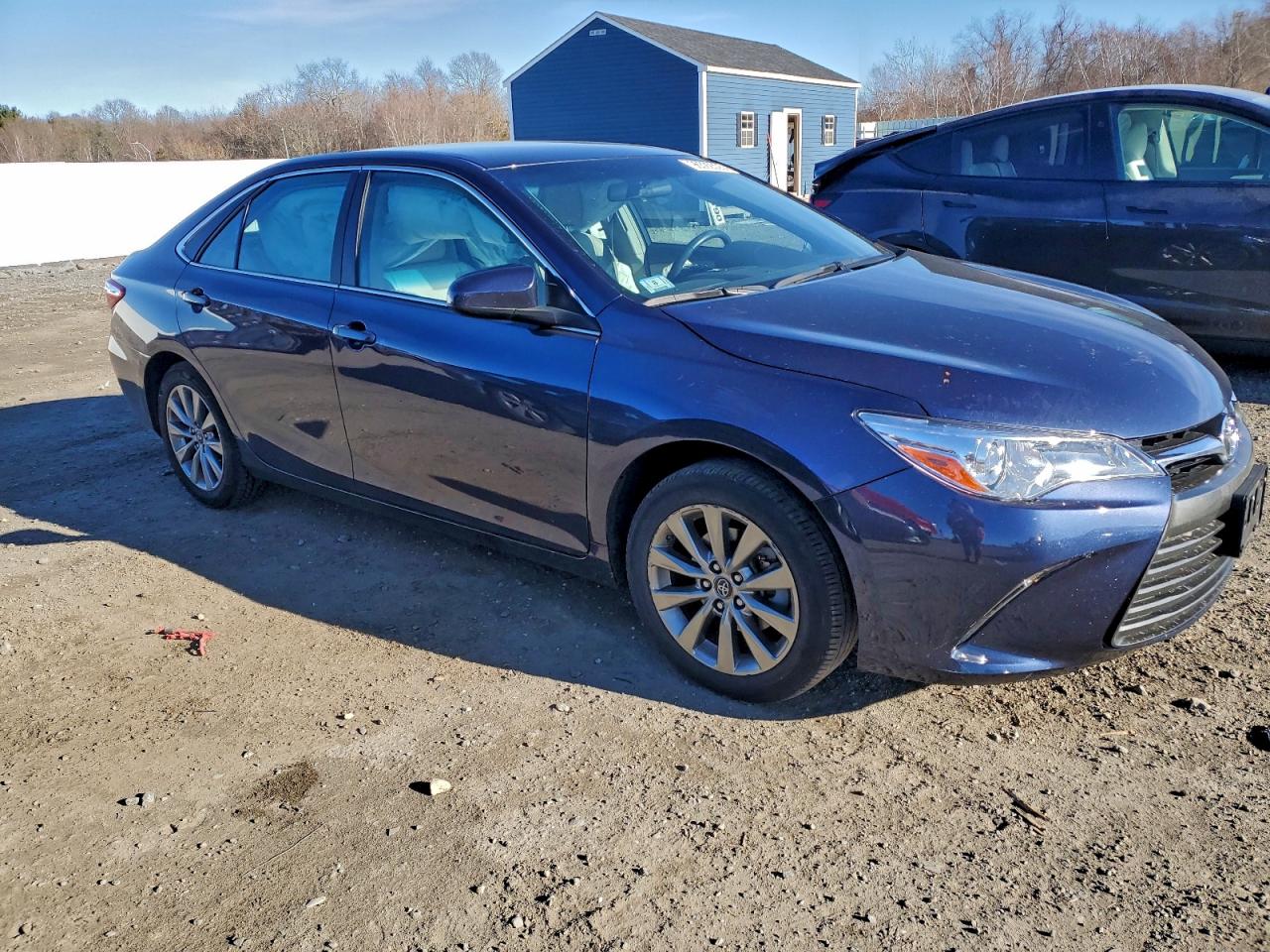 2017 TOYOTA CAMRY XLE photo 4