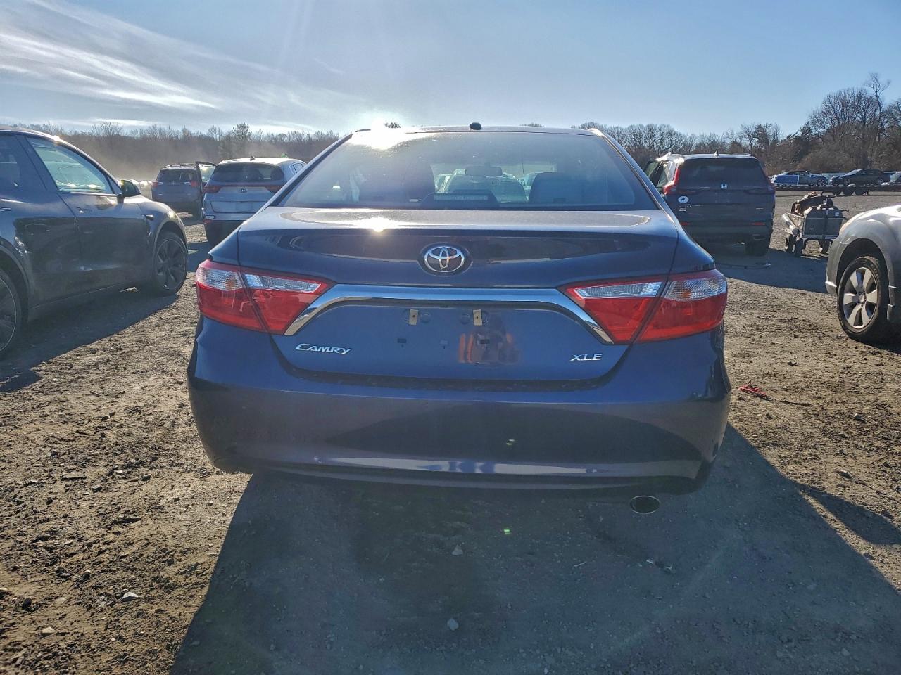 2017 TOYOTA CAMRY XLE photo 6
