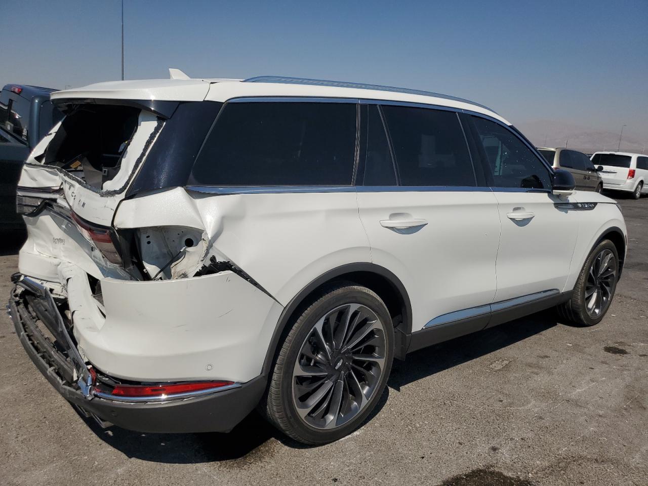 2023 LINCOLN AVIATOR RESERVE photo 3