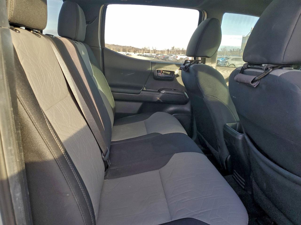 2022 TOYOTA TACOMA TRD OFF-ROAD photo 10