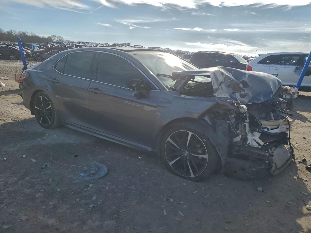 2019 TOYOTA CAMRY XSE photo 4