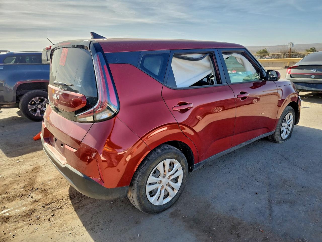 2025 KIA SOUL LX photo 3