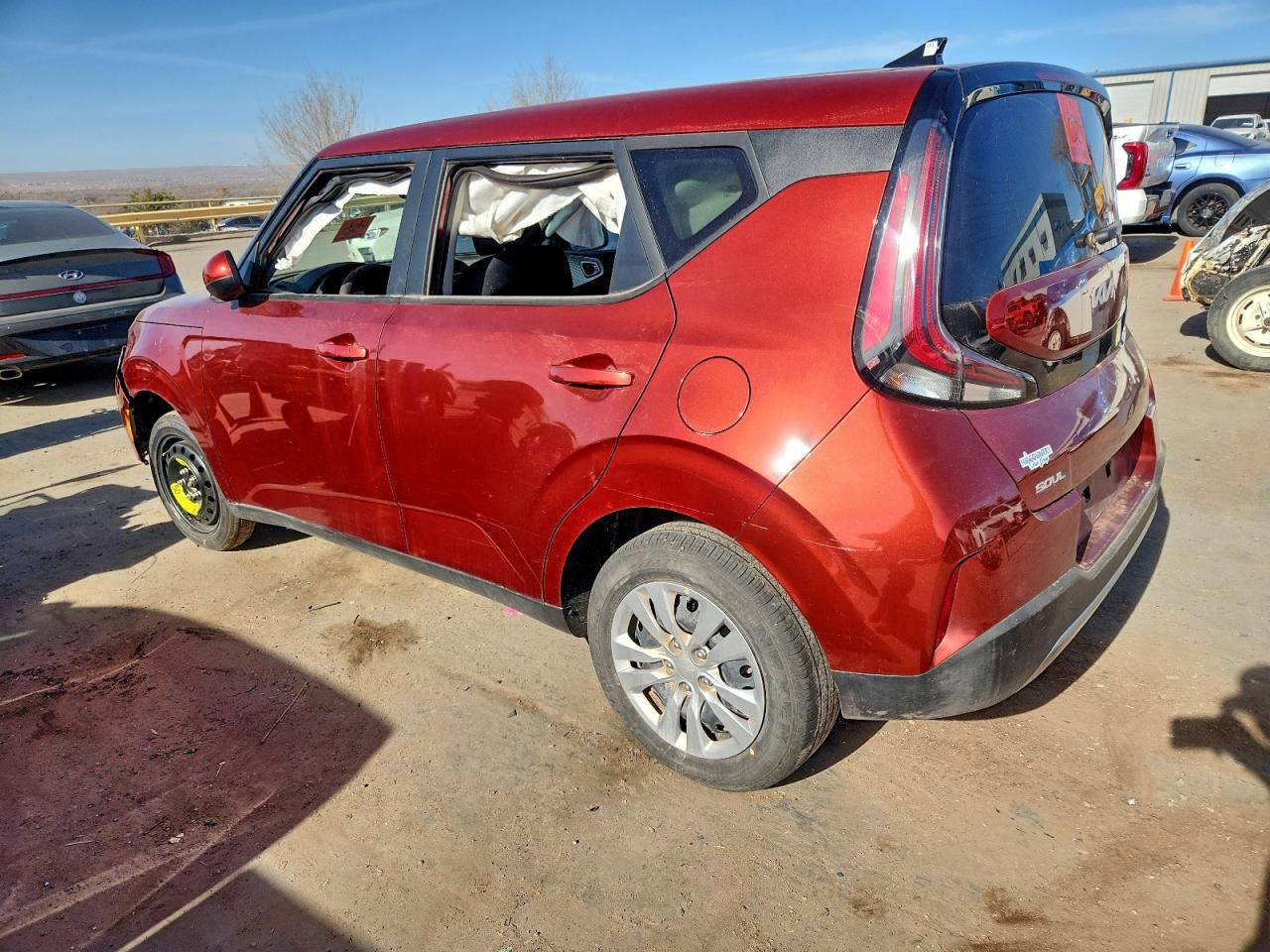 2025 KIA SOUL LX photo 2