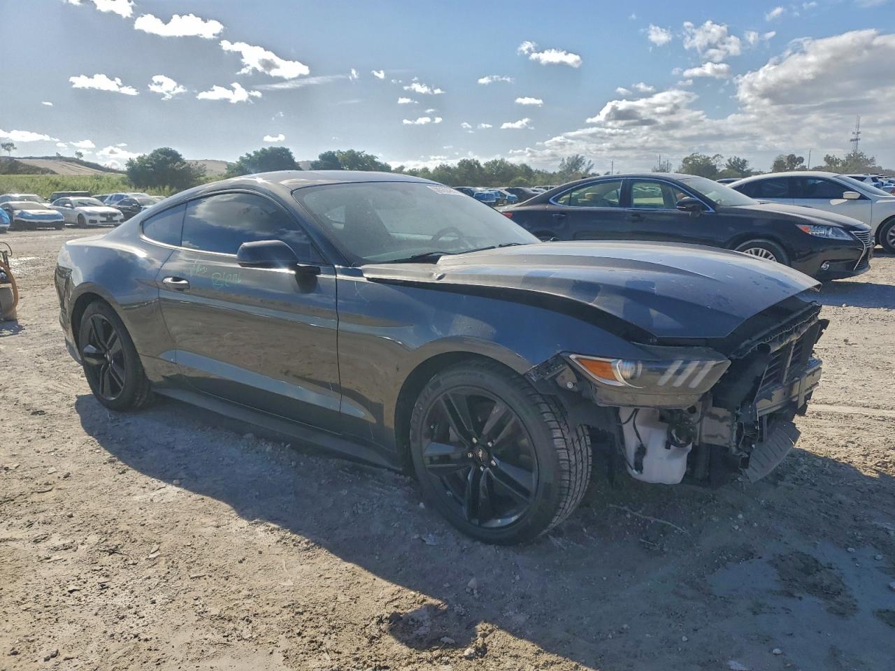 2015 FORD MUSTANG photo 4