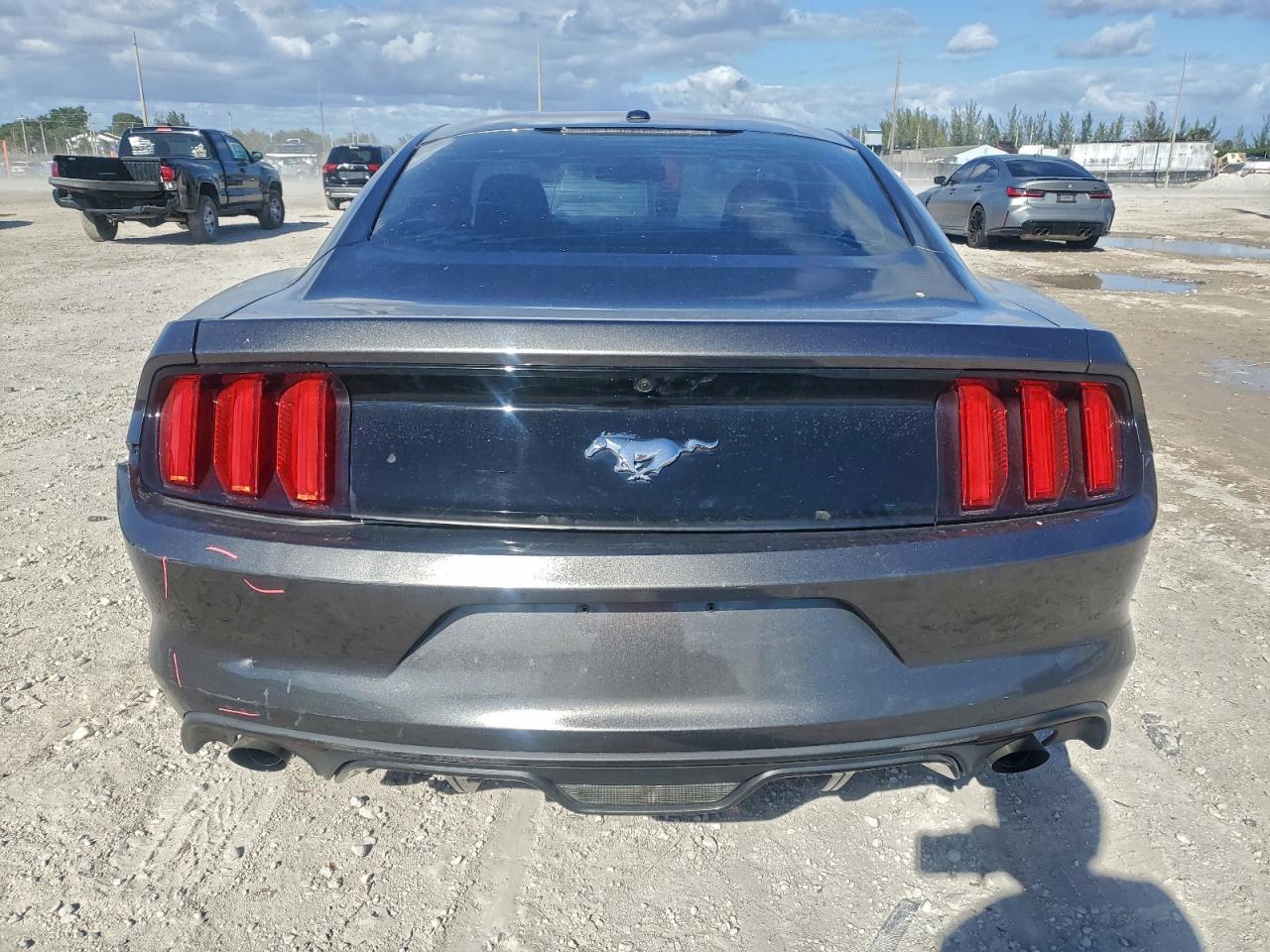 2015 FORD MUSTANG photo 6