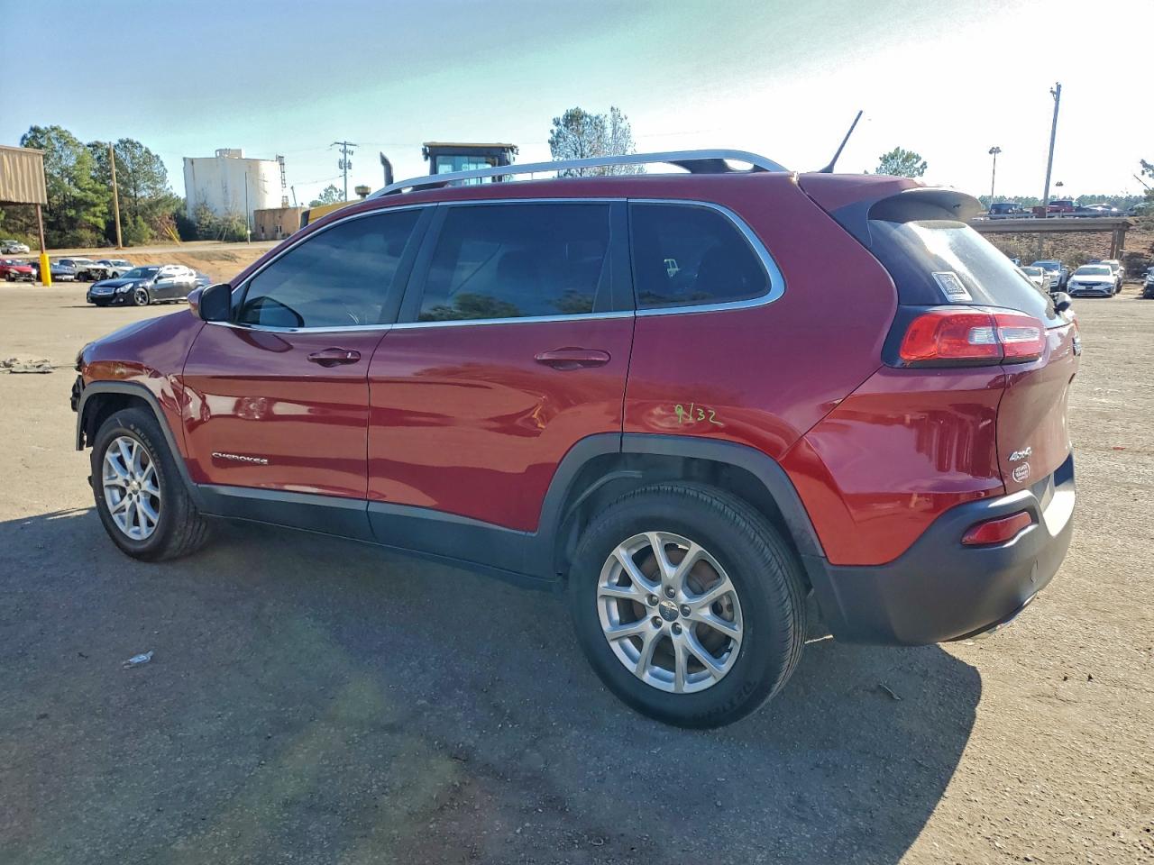 2016 JEEP CHEROKEE LATITUDE photo 2