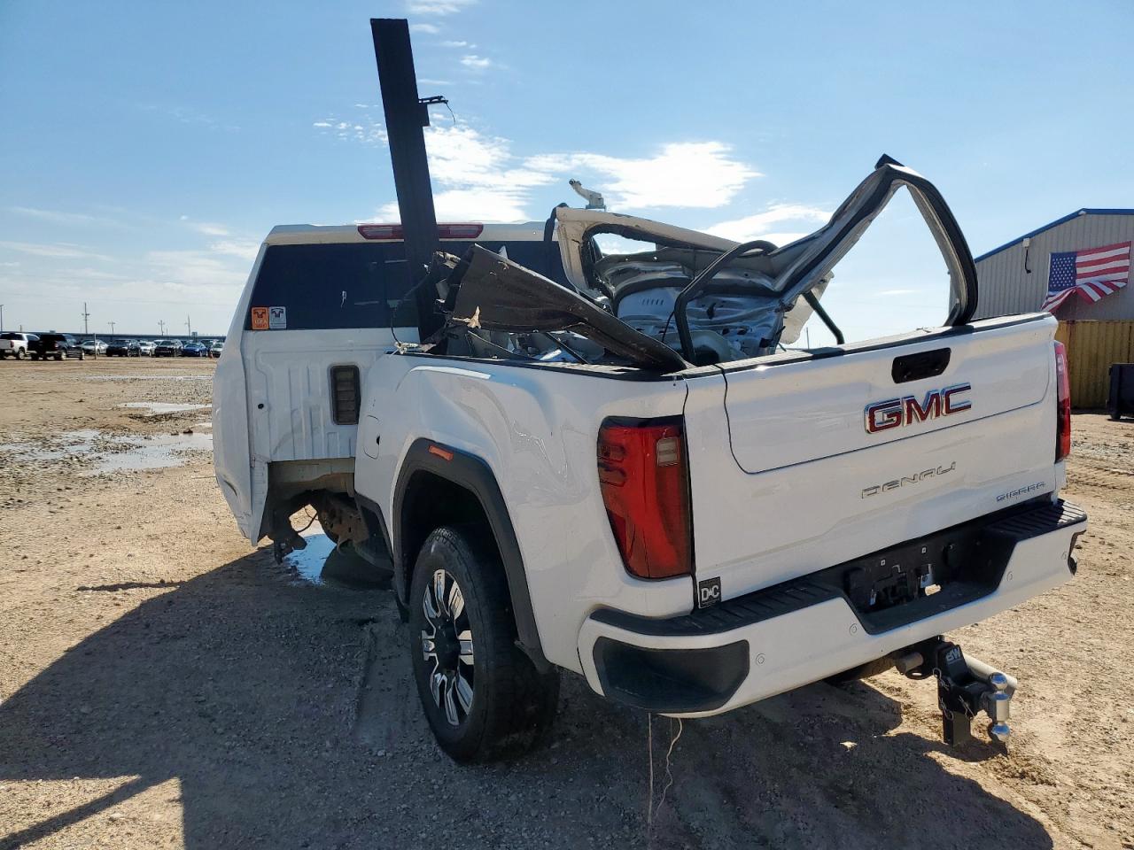 2025 GMC SIERRA K2500 DENALI photo 6
