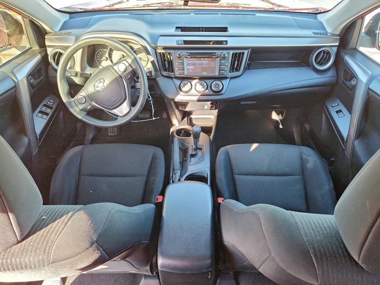 2016 TOYOTA RAV4 LE photo 8