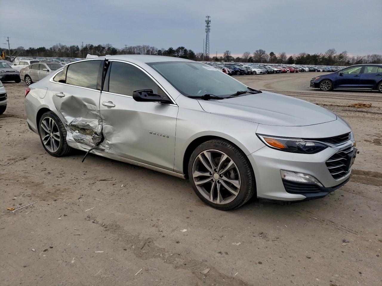 2021 CHEVROLET MALIBU LT photo 4