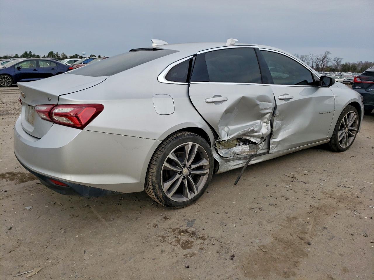 2021 CHEVROLET MALIBU LT photo 3