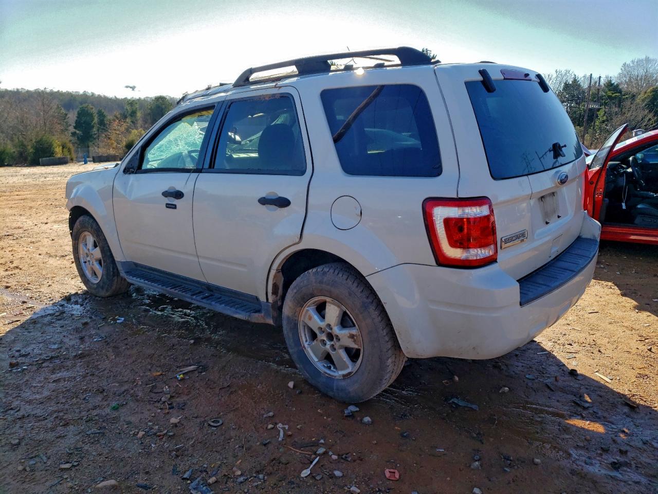 2010 FORD ESCAPE XLT photo 2