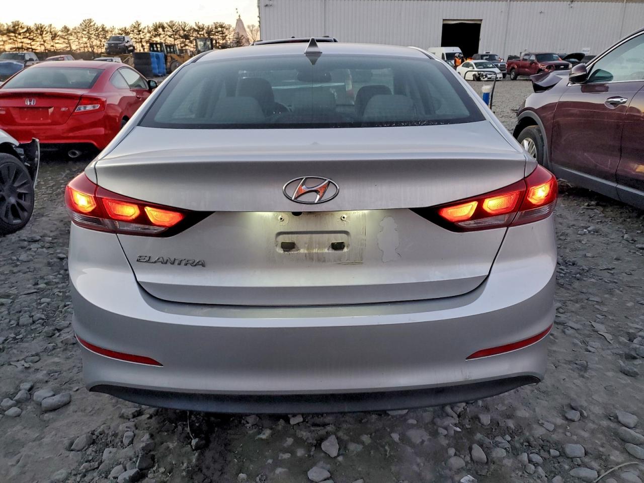 2018 HYUNDAI ELANTRA SEL photo 6