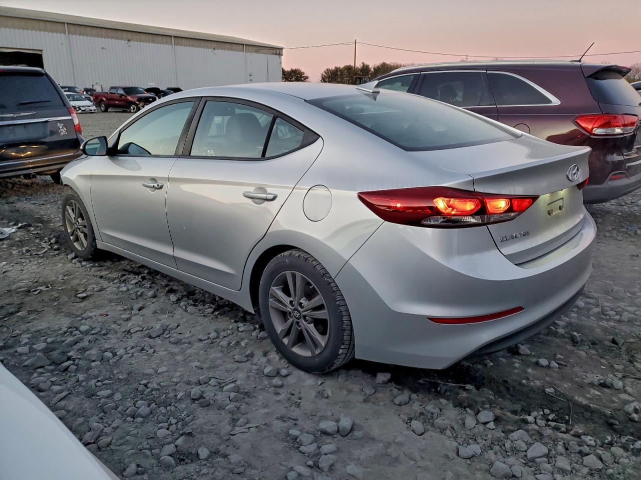 2018 HYUNDAI ELANTRA SEL photo 2