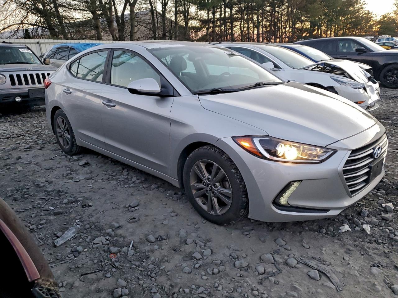 2018 HYUNDAI ELANTRA SEL photo 4