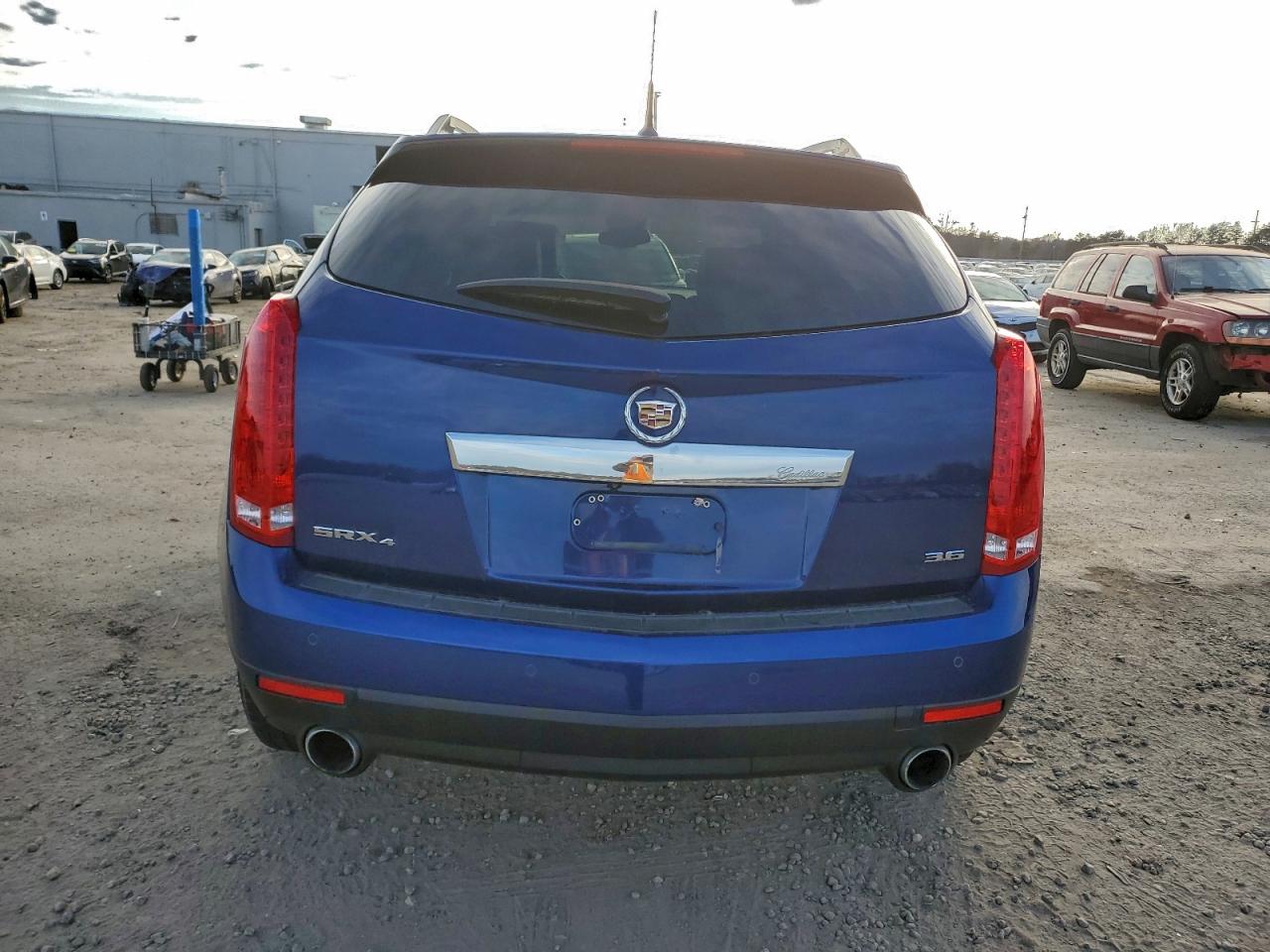 2012 CADILLAC SRX LUXURY COLLECTION photo 6