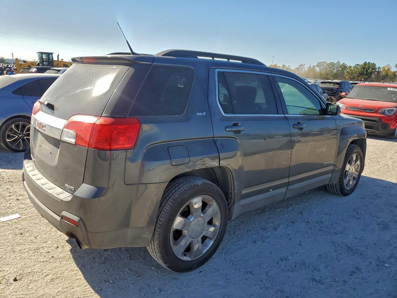 2011 GMC TERRAIN SLT photo 3
