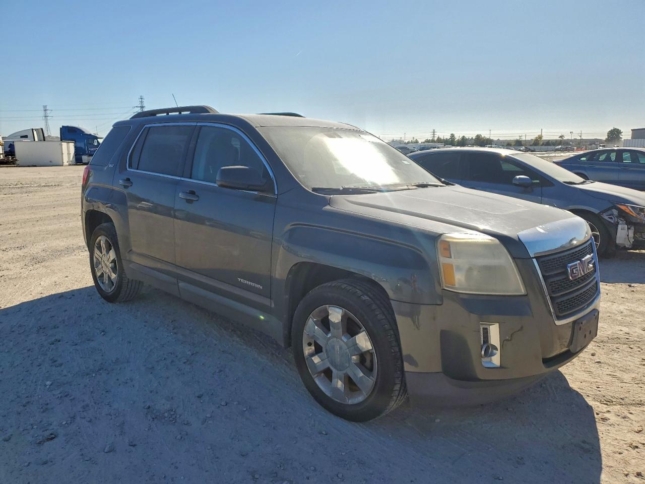 2011 GMC TERRAIN SLT photo 4