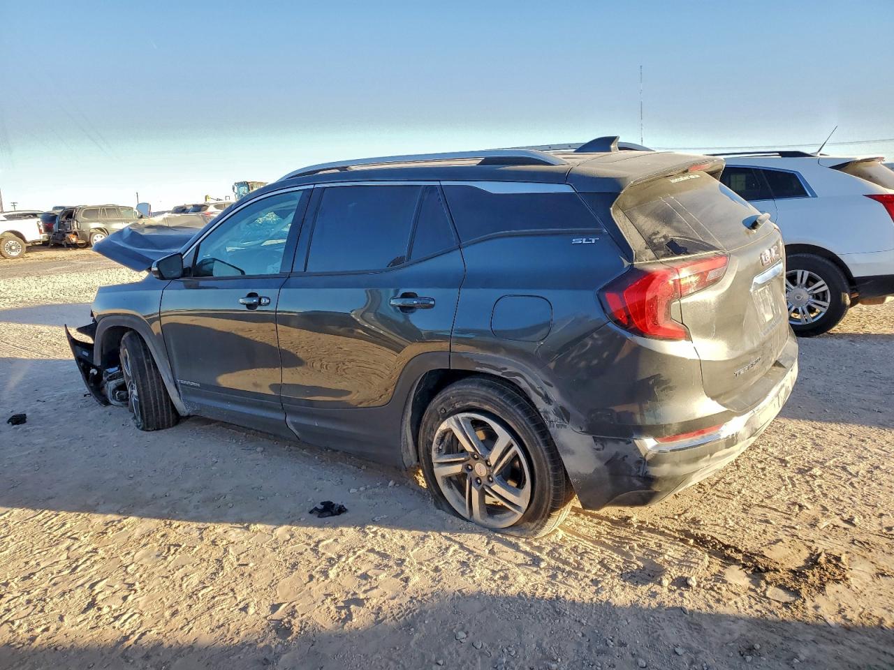 2020 GMC TERRAIN SLT photo 3