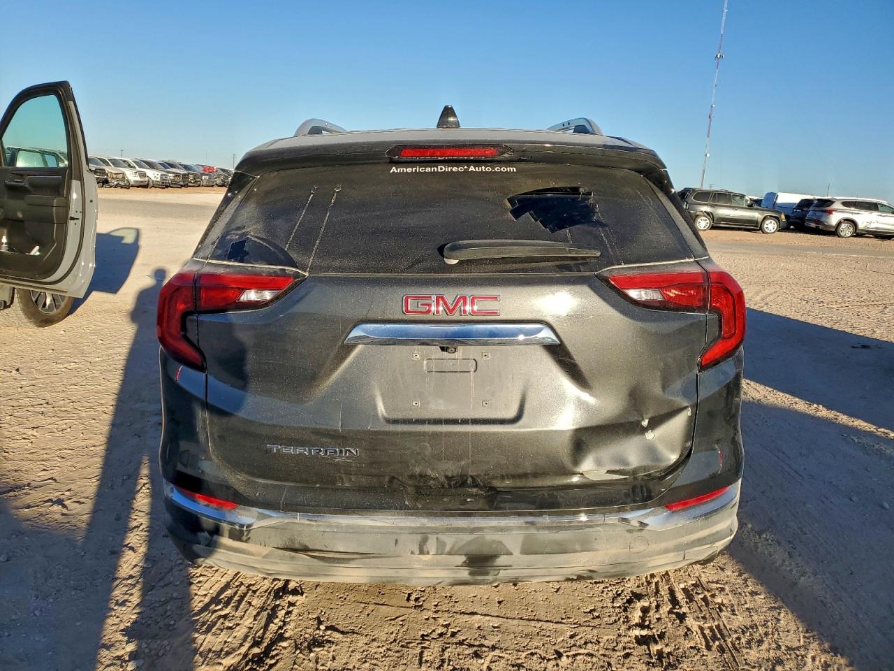 2020 GMC TERRAIN SLT photo 11