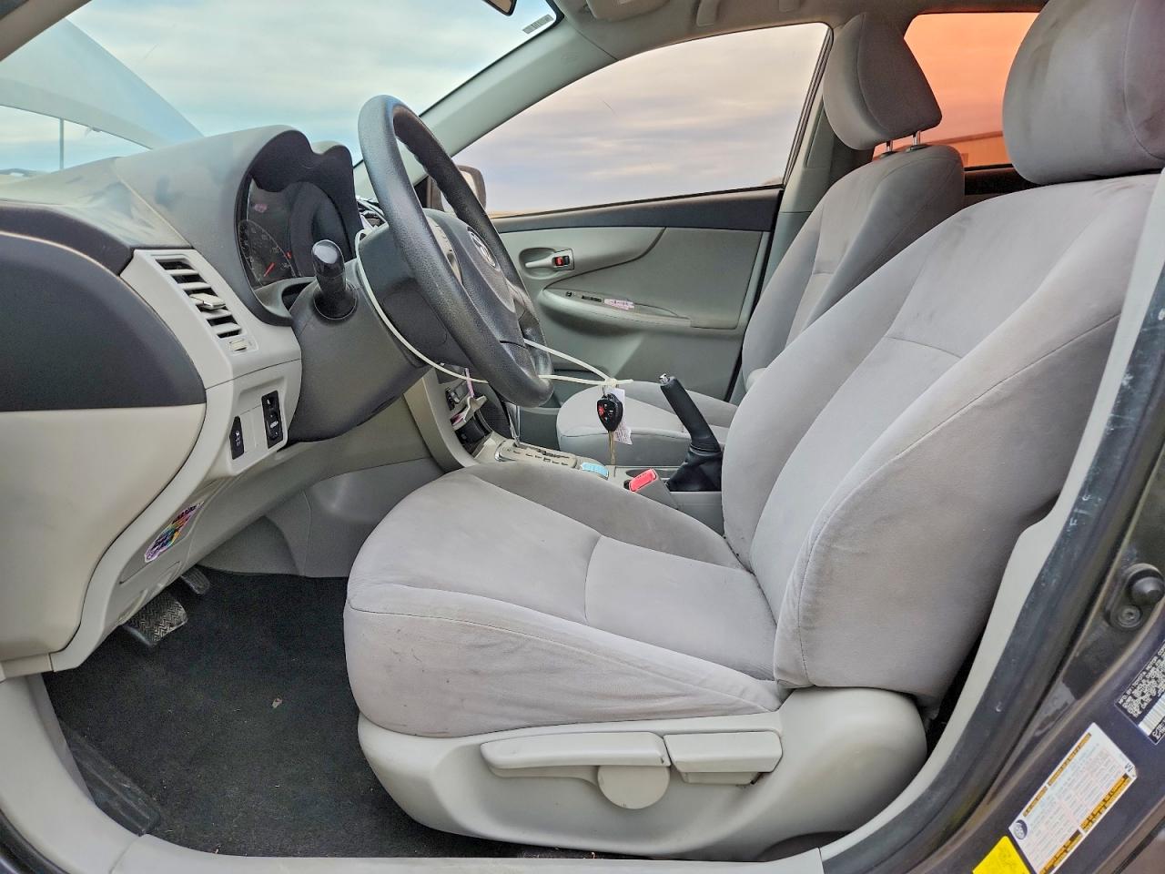 2011 TOYOTA COROLLA BASE photo 7