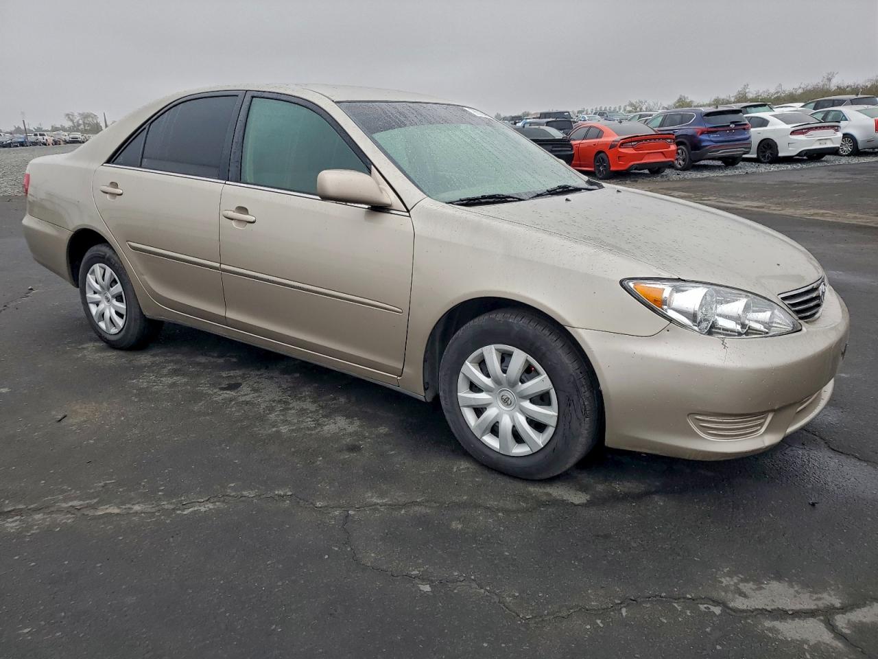 2005 TOYOTA CAMRY LE photo 4