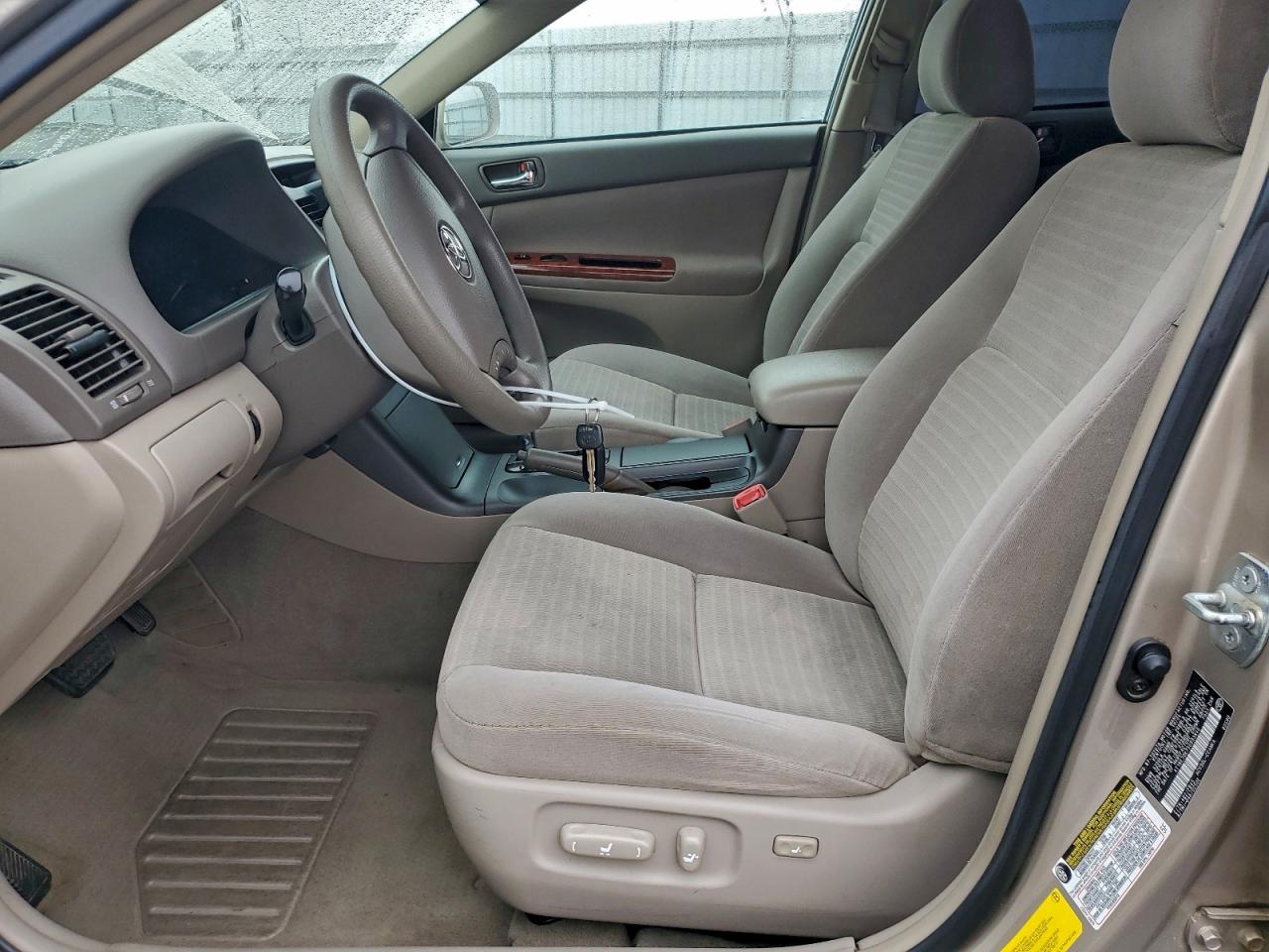 2005 TOYOTA CAMRY LE photo 7