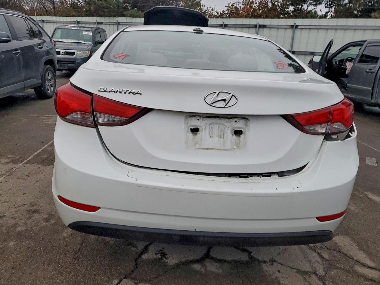 2016 HYUNDAI ELANTRA SE photo 6