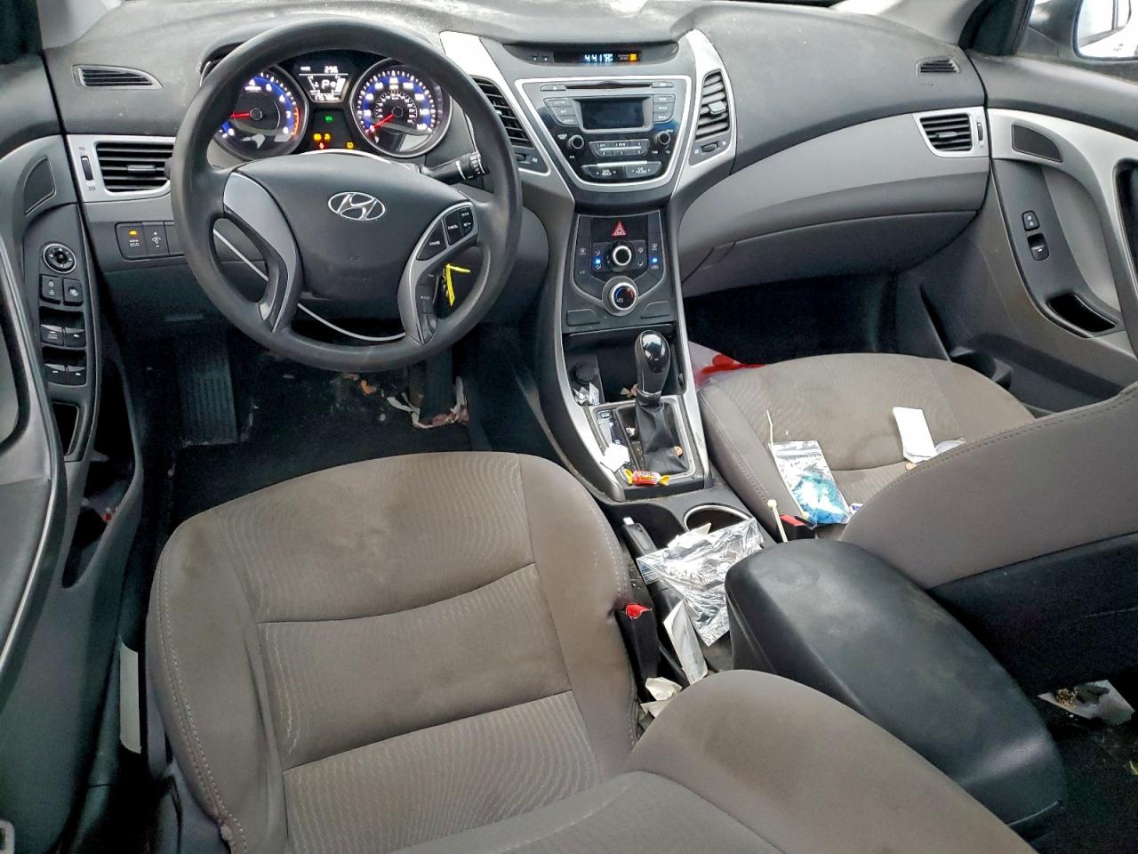 2016 HYUNDAI ELANTRA SE photo 8
