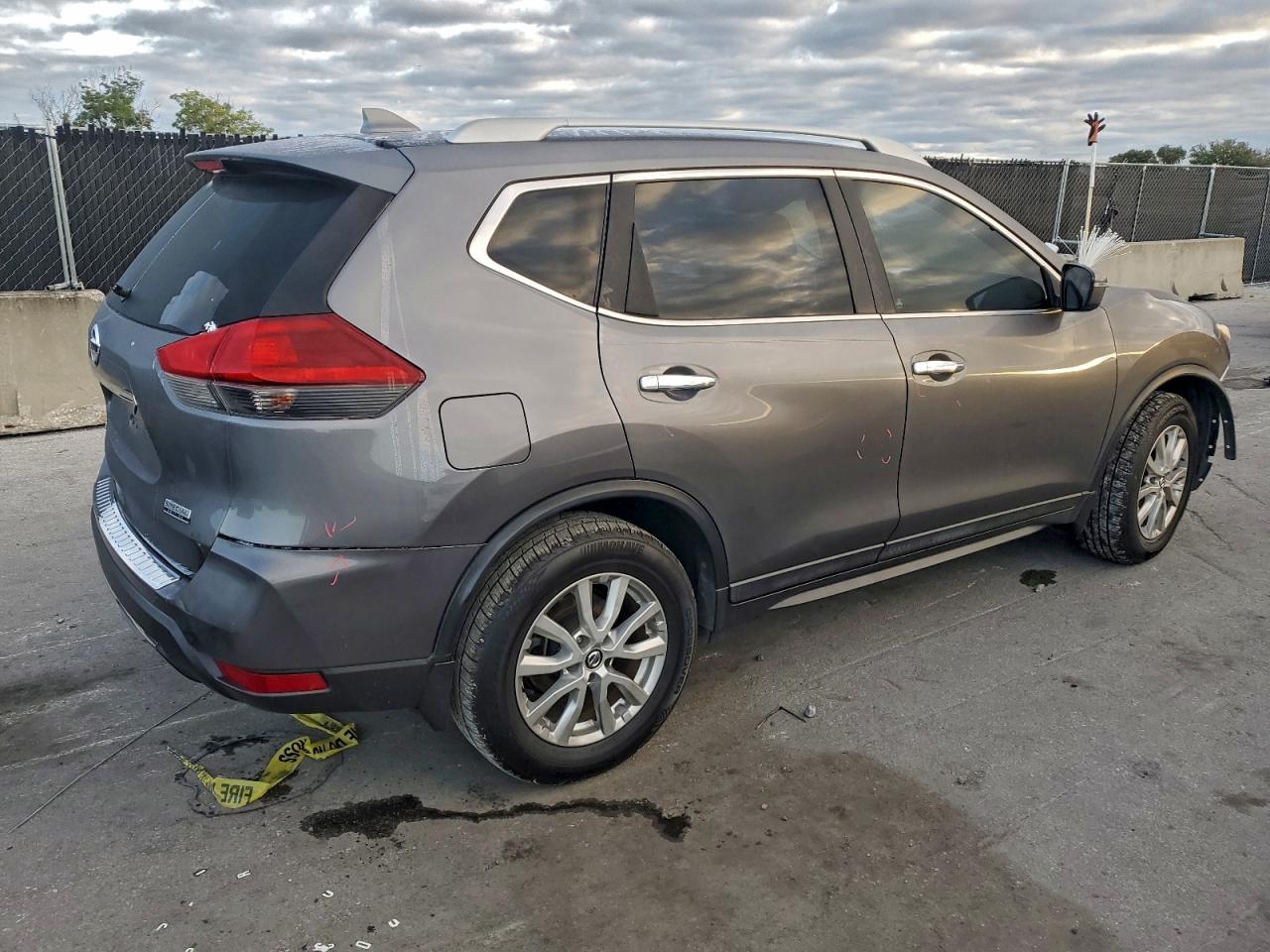 2019 NISSAN ROGUE S photo 3