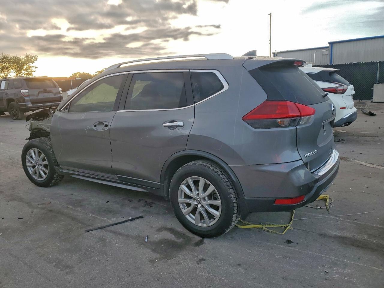2019 NISSAN ROGUE S photo 2