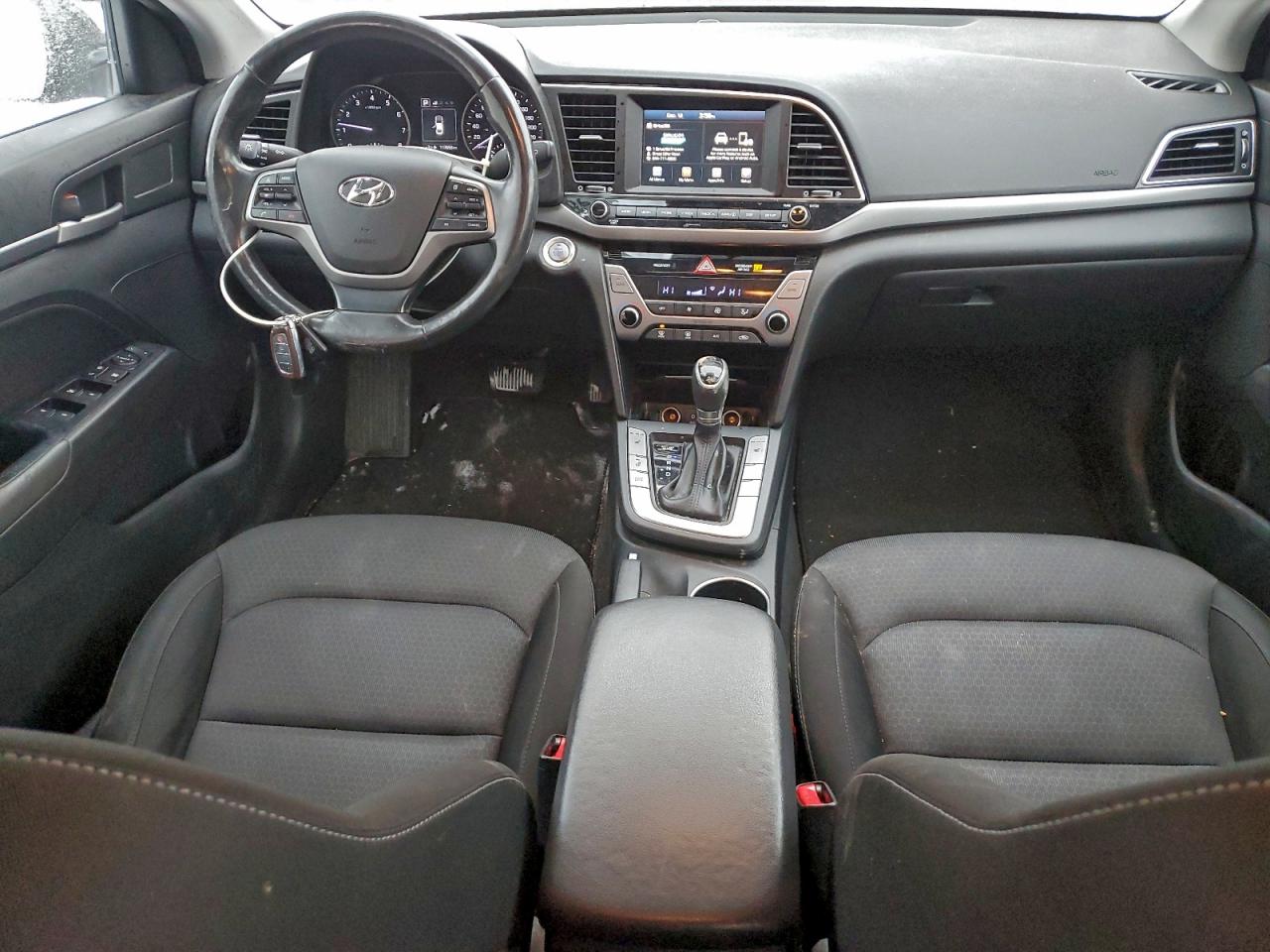 2017 HYUNDAI ELANTRA SE photo 8