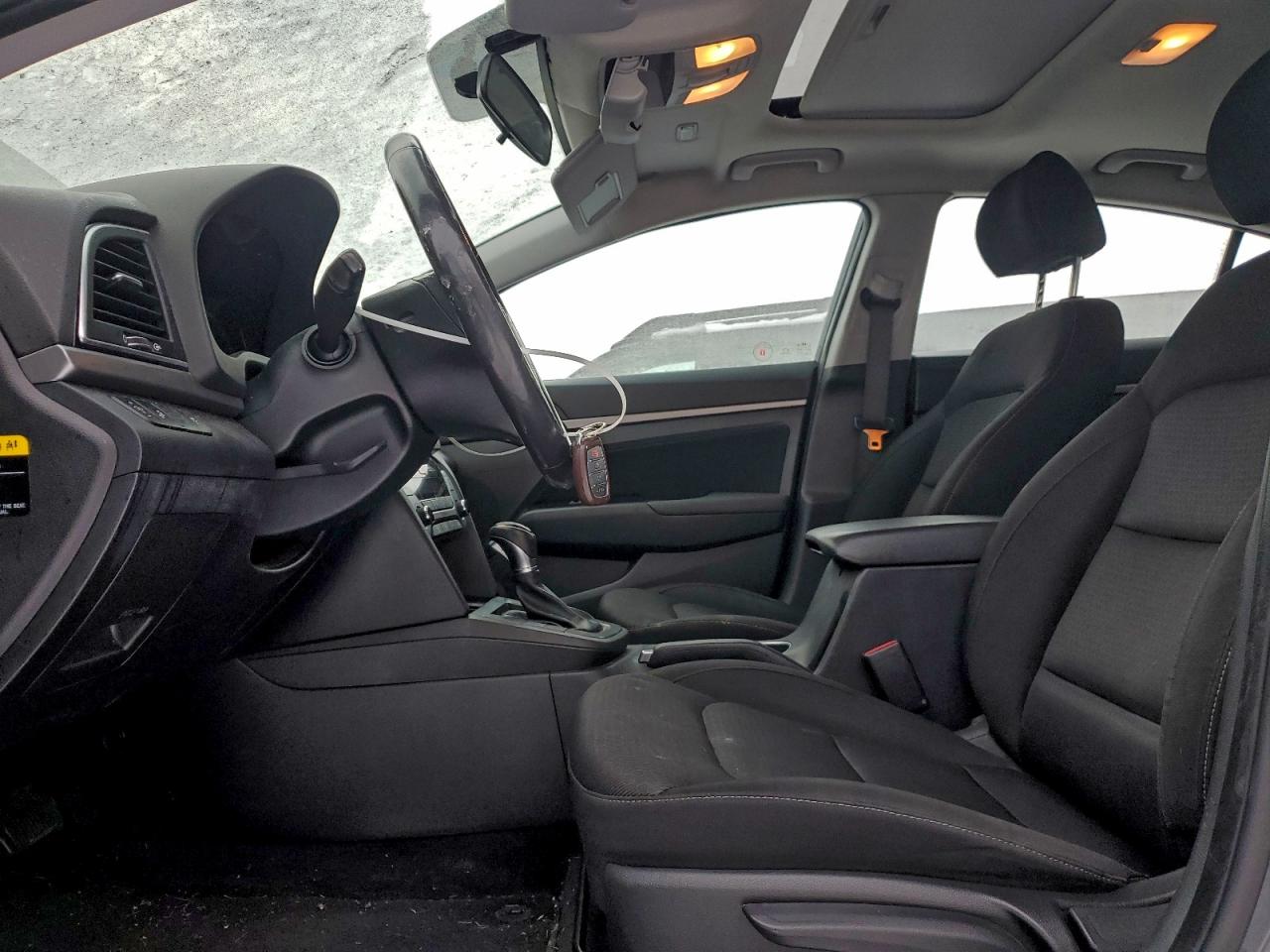 2017 HYUNDAI ELANTRA SE photo 7