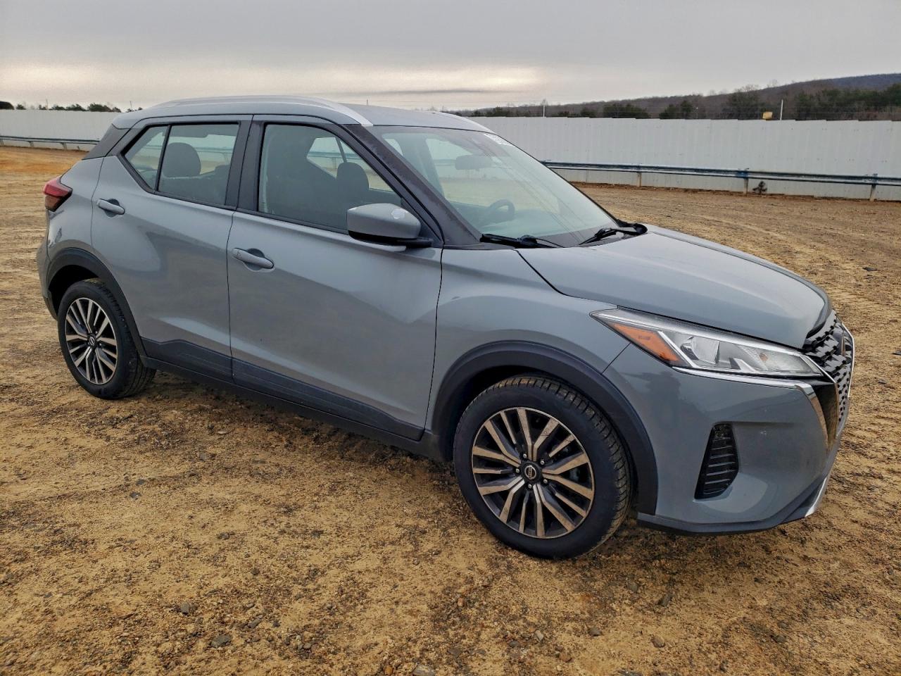 2021 NISSAN KICKS SV photo 4