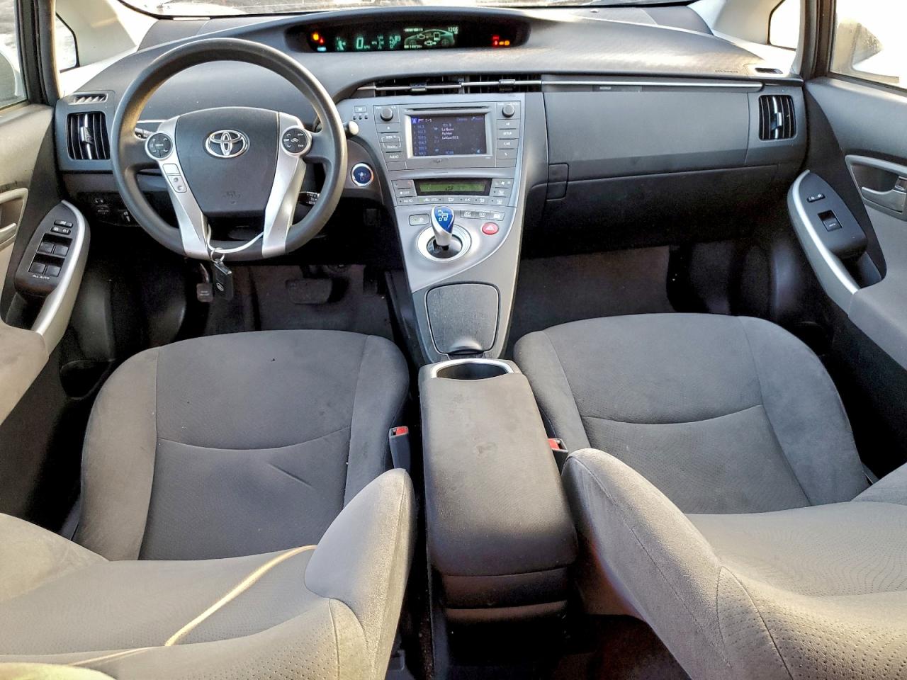 2014 TOYOTA PRIUS photo 8