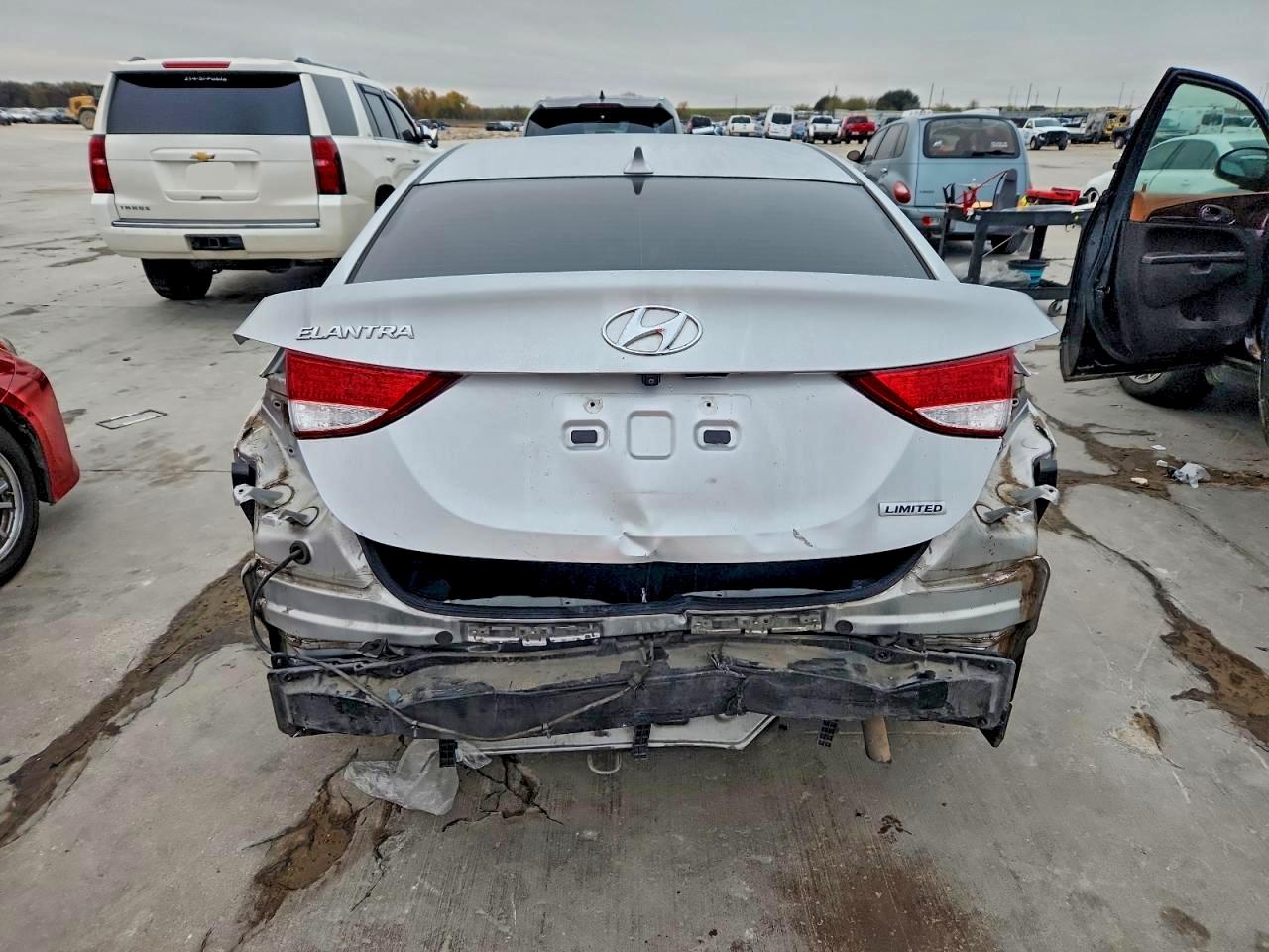 2012 HYUNDAI ELANTRA GLS photo 6
