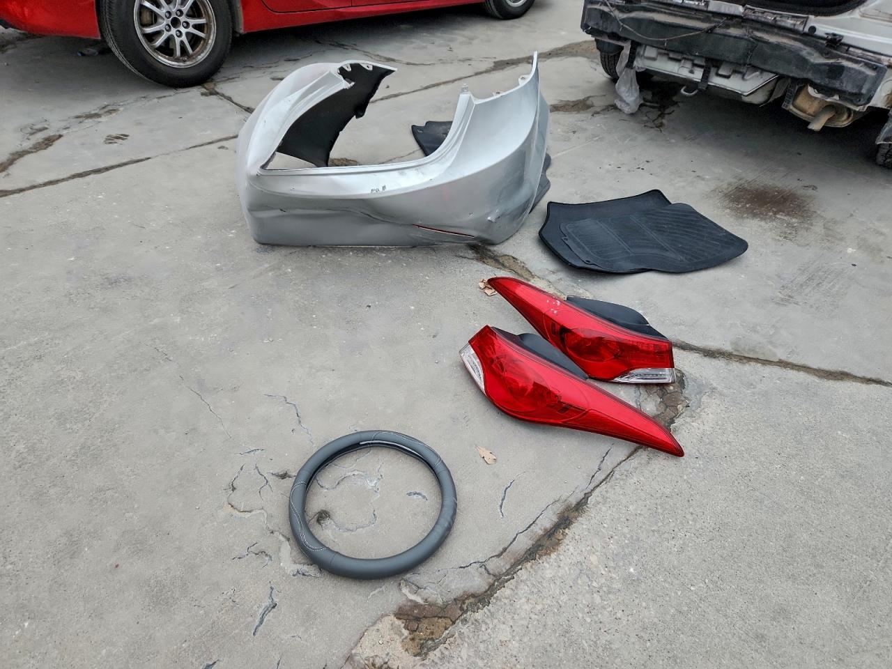2012 HYUNDAI ELANTRA GLS photo 12