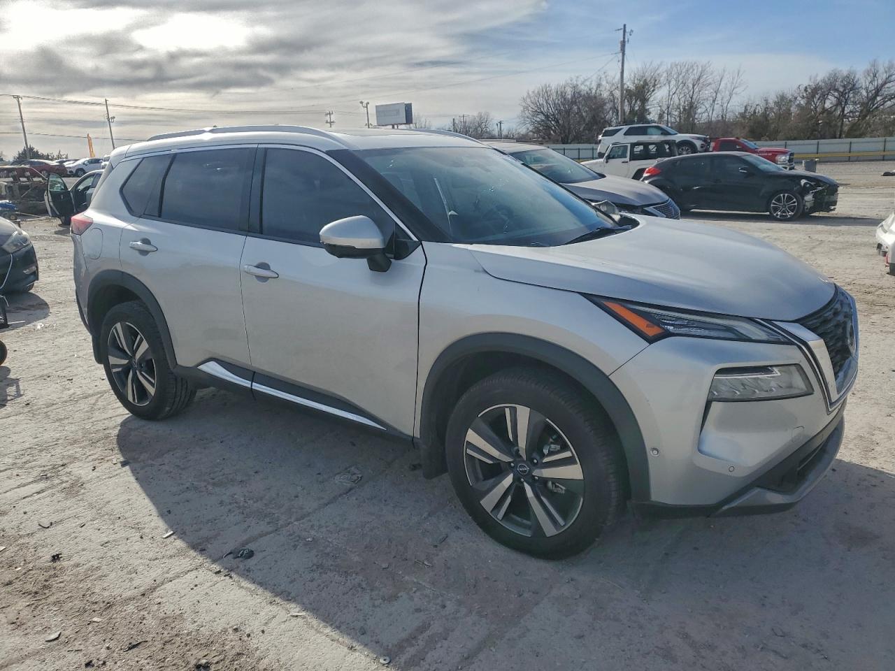 2023 NISSAN ROGUE SL photo 4