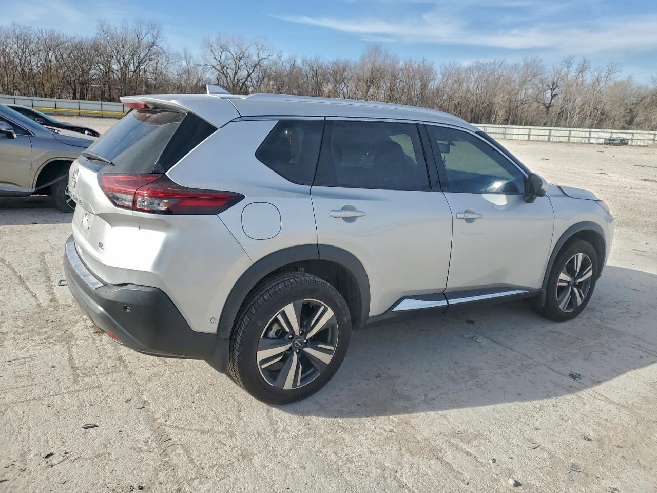 2023 NISSAN ROGUE SL photo 3