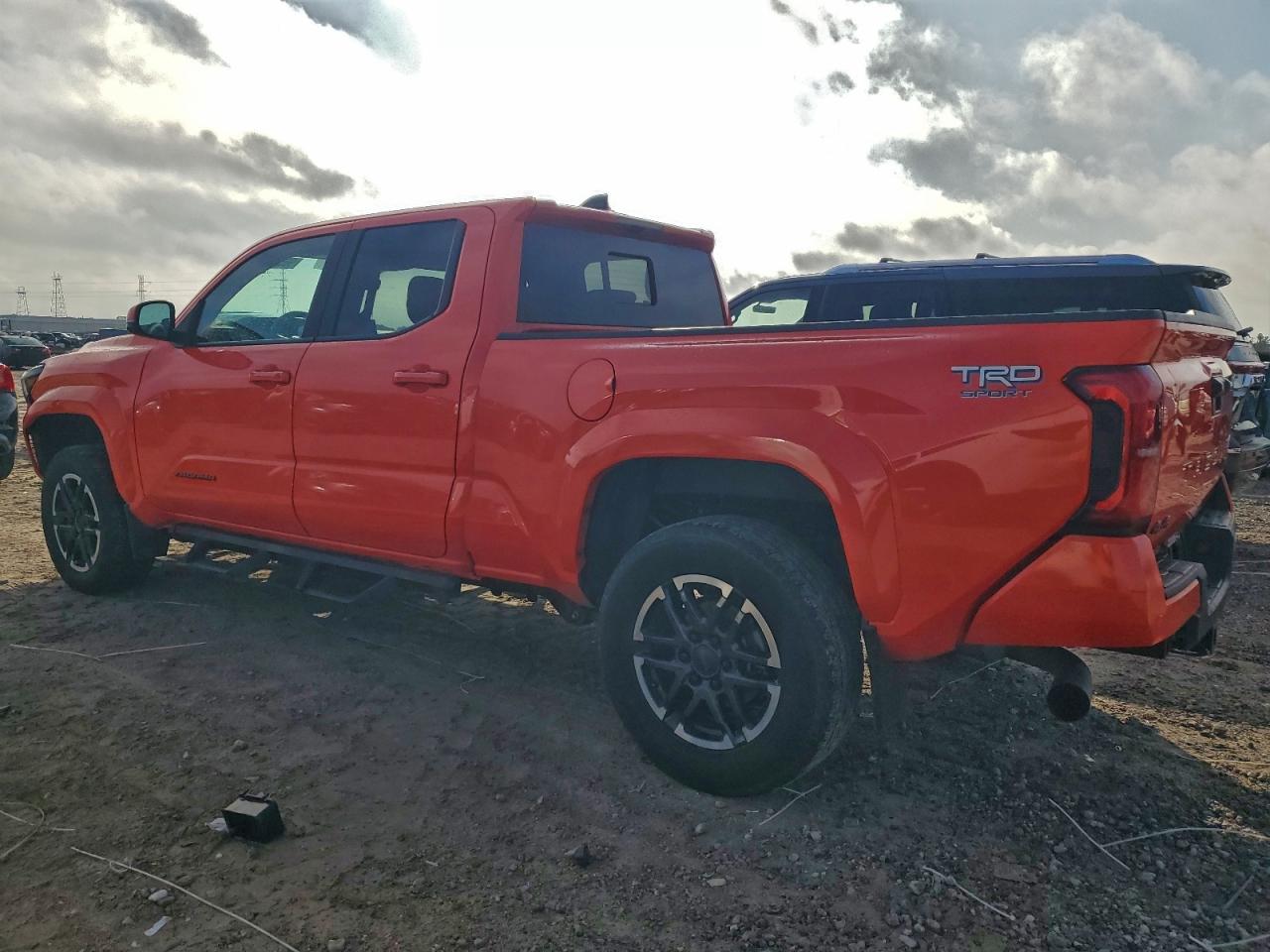 2024 TOYOTA TACOMA DOUBLE CAB photo 2