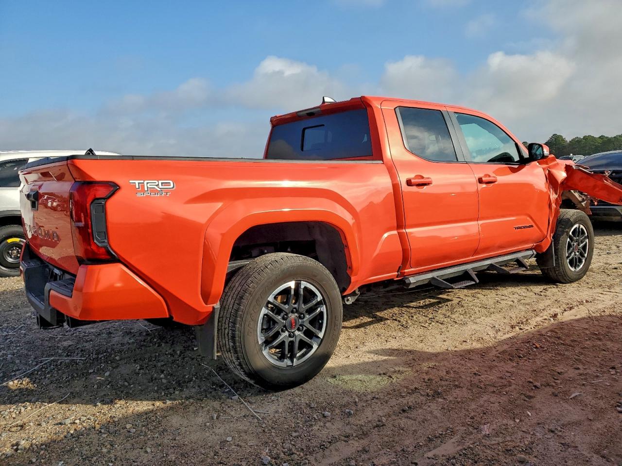 2024 TOYOTA TACOMA DOUBLE CAB photo 3