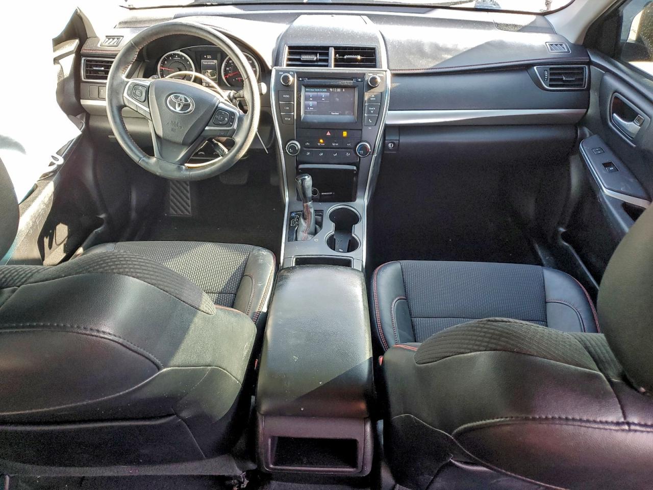 2017 TOYOTA CAMRY LE photo 8