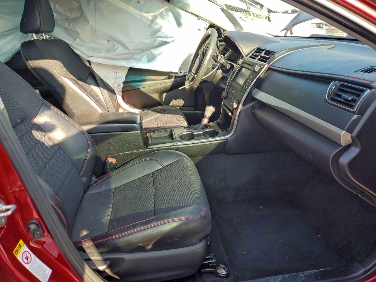 2017 TOYOTA CAMRY LE photo 7