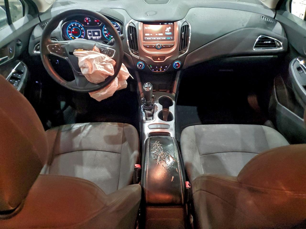 2017 CHEVROLET CRUZE LT photo 8