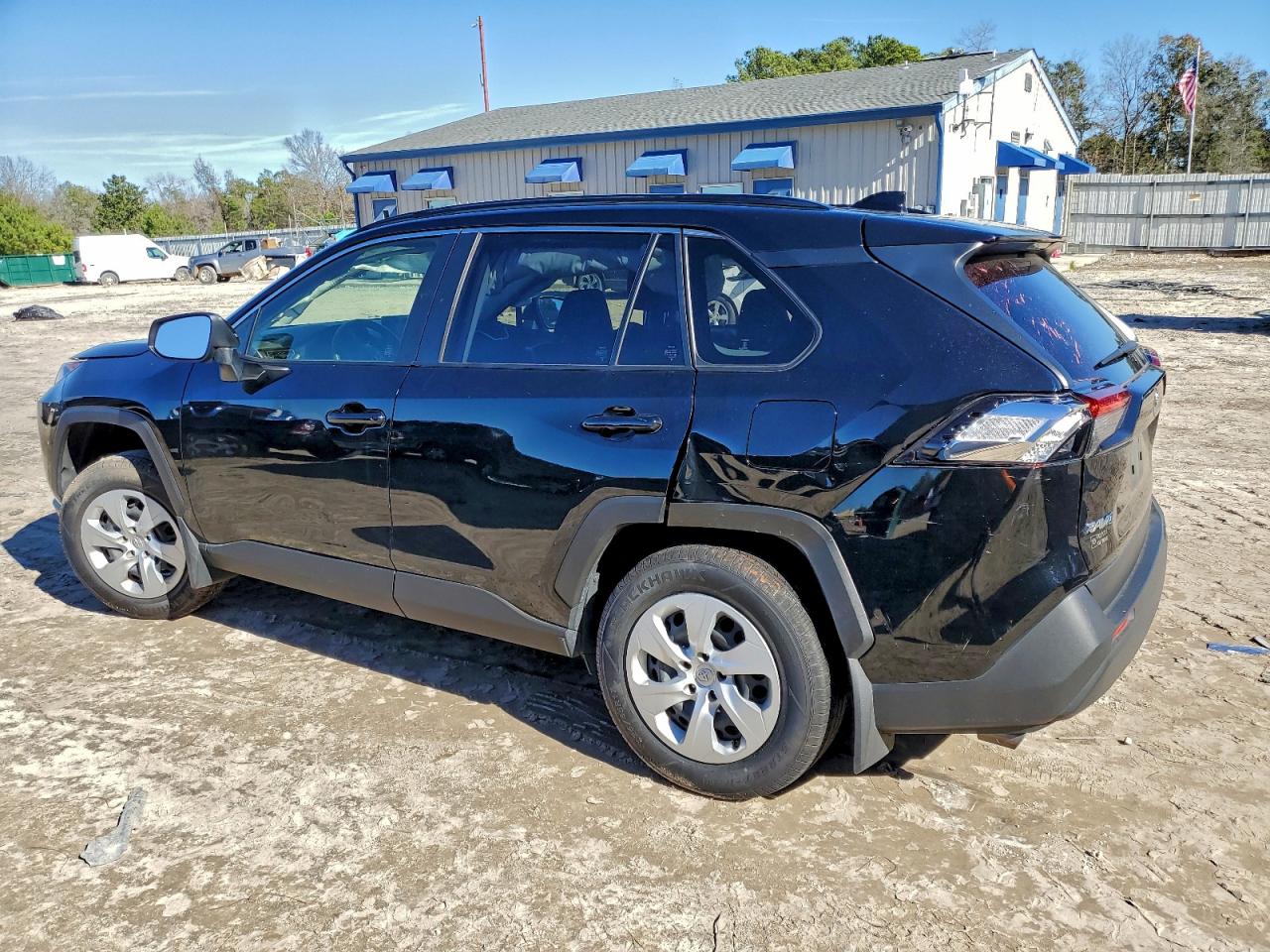 2021 TOYOTA RAV4 LE photo 2