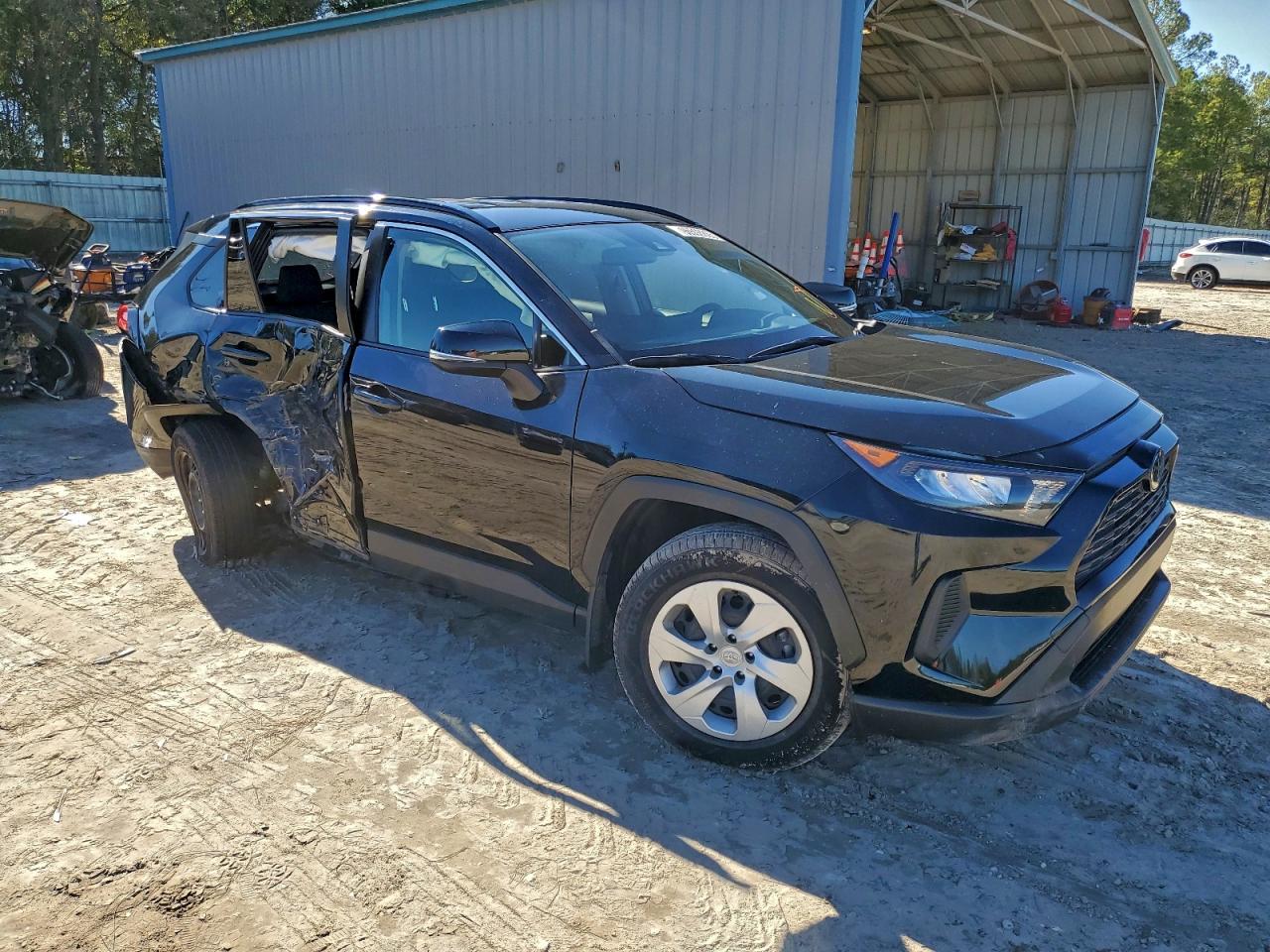 2021 TOYOTA RAV4 LE photo 4