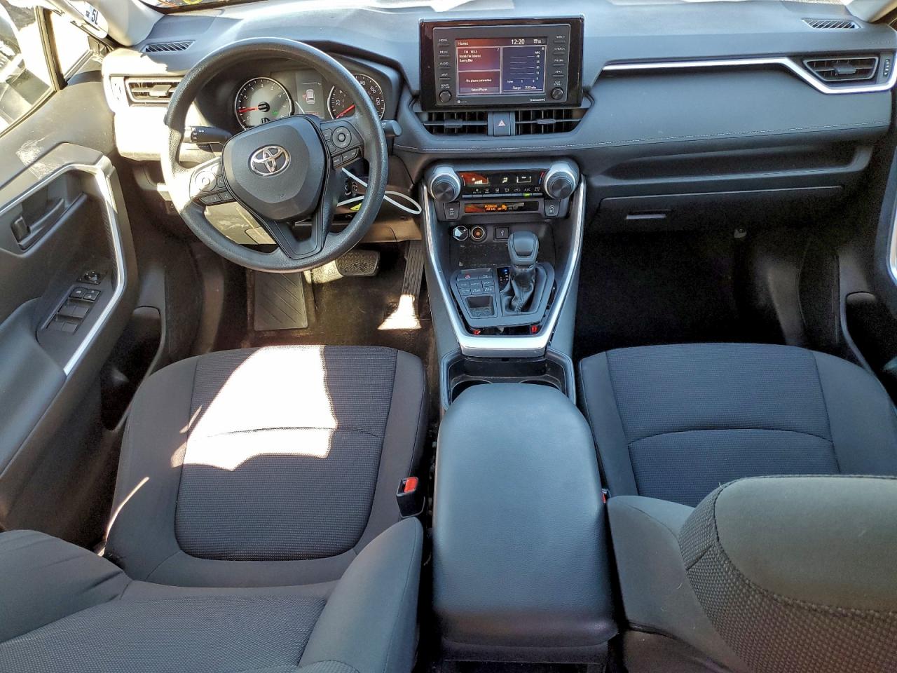 2021 TOYOTA RAV4 LE photo 8
