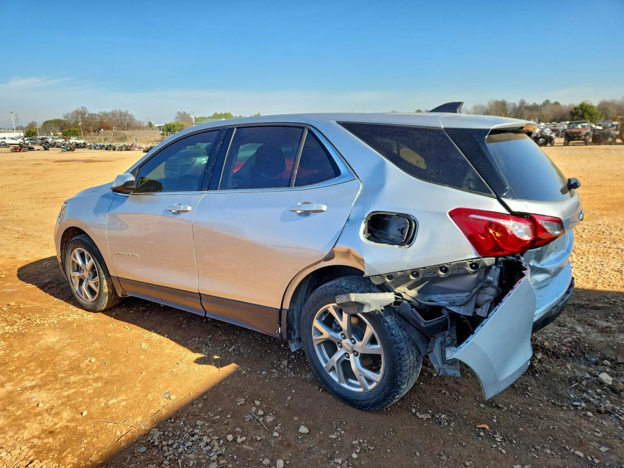 2020 CHEVROLET EQUINOX LT photo 2