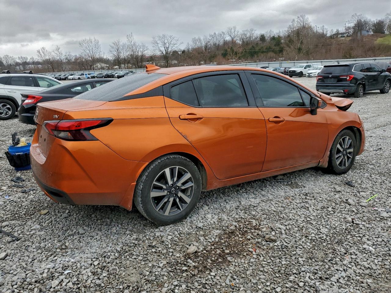 2020 NISSAN VERSA SV photo 3