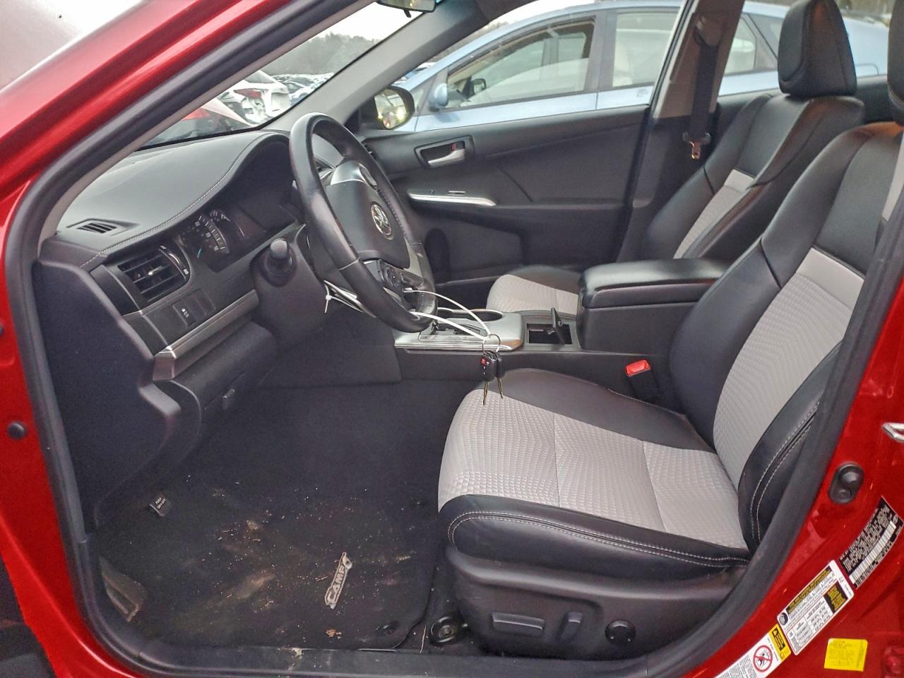 2014 TOYOTA CAMRY L photo 7